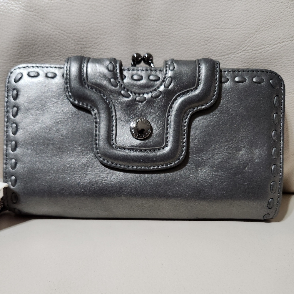 Badgley Mischka wristlet/wallet